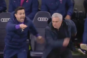 看一次笑一次！这绝对是英超名场面之一