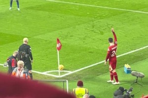 太全面了！阿森纳球迷：卡菲，你确定你踢的是左后卫吗？