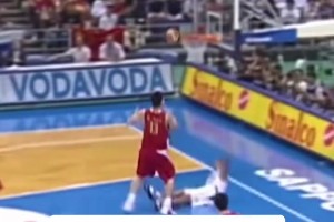 当年中国男篮打美国，中国队只有中锋这个点不输