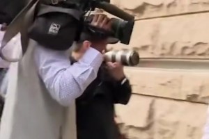 AI特效恶搞：快船首场拉跨登哥生气 保罗真的是去哪哪不行？