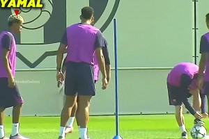 万项在塞尔维亚U19联赛里简直是大腿级碾压！直接就是核心!!