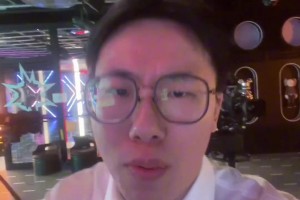 库里将做客詹姆斯与纳什主持的《球场大脑》新一期节目...