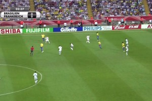 恐怖！06年世界杯小罗，卡洛斯，小儒尼尼奥三个人抢罚任意球！