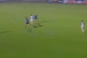 预定普斯卡什？阿根廷门将开大脚皮球飞跃全场直接破门！