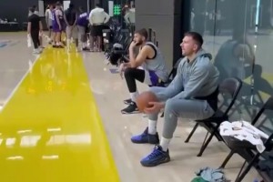 浙BA温馨的画面，台州湾赠送一箩筐台州特产涌泉蜜橘...