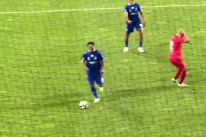 小罗在慈善赛上又是降维打击！精灵老了还是精灵！