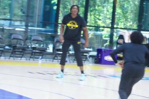 今天首秀身体天赋炸裂啊！湖人新秀阿杜·蒂耶罗能打出来吗？