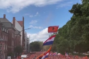 这个角度有点幻视小罗！现场直拍：角球线附近看亚马尔的突破！