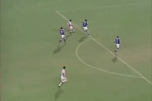 重温经典：2000年亚洲杯杨晨千里走单骑让日本球员目瞪口呆