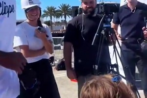 最萌身高差！日本小姐姐教奥尼尔说日语，体型差距也太大了