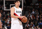 媒体人：相信小杨已有体会在NBA要先下手为强别客气自信多用脑