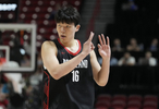 杨瀚森：投篮丢了后看一下手因手感有起伏腿没受伤体格子好